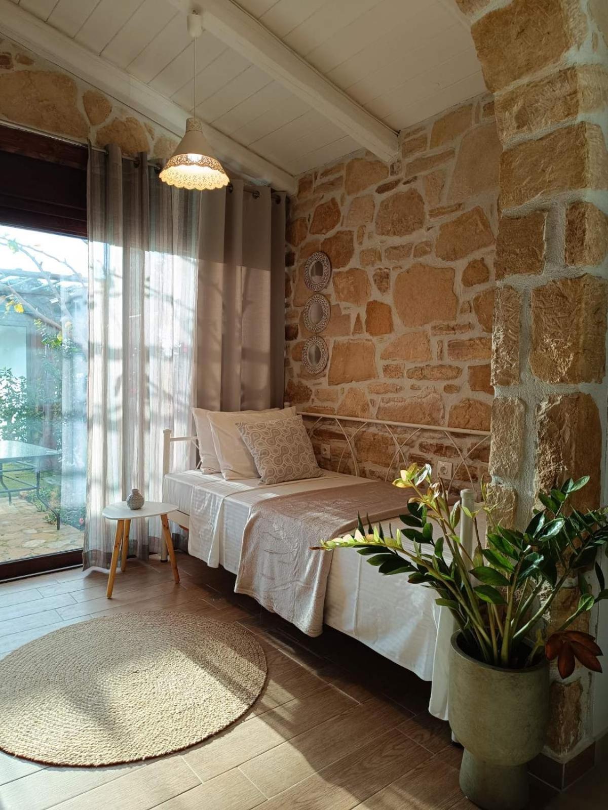 Studio Eleni - Oasis Holiday Houses Кокинос Пиргос Екстериор снимка