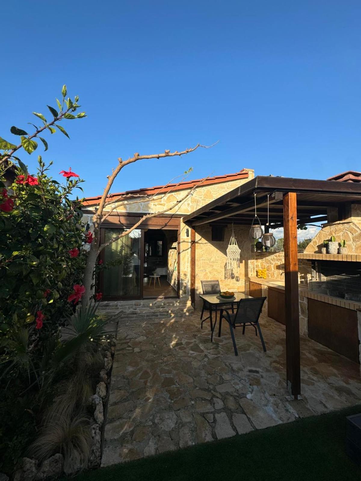 Studio Eleni - Oasis Holiday Houses Кокинос Пиргос Екстериор снимка